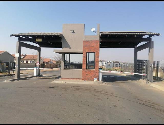 3 BEDROOM HOUSE FOR SALE IN SELCOURT